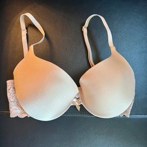 Victoria’s Secret Angels Push Up Bra